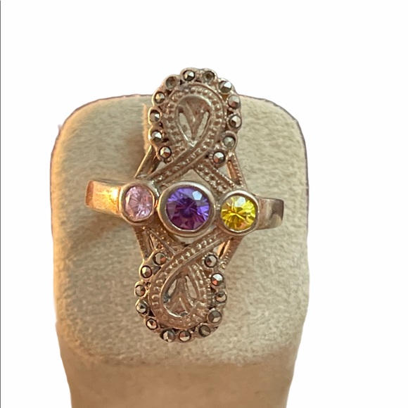 Vintage Jewelry - Lovely oval Marcasite gemstone sterling ring